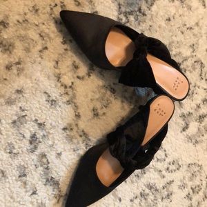 Kitten heeled dress shoes